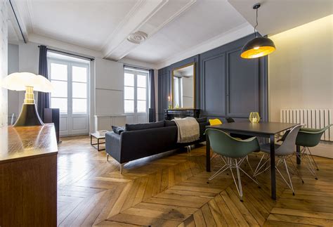 Intérieur d'un appartement avec canapé-lit