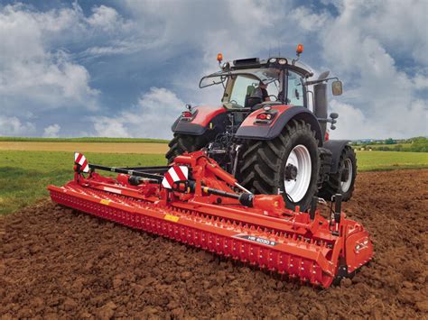Gamme de herses rotatives repliables Kuhn