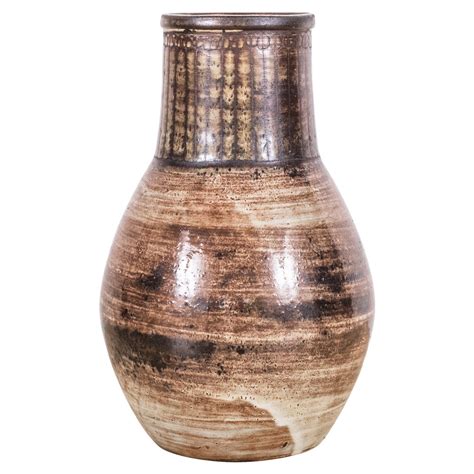 Vase en céramique avec effet marc de café