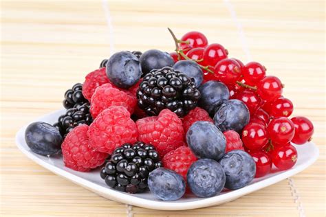 Assortiment de fruits rouges de saison