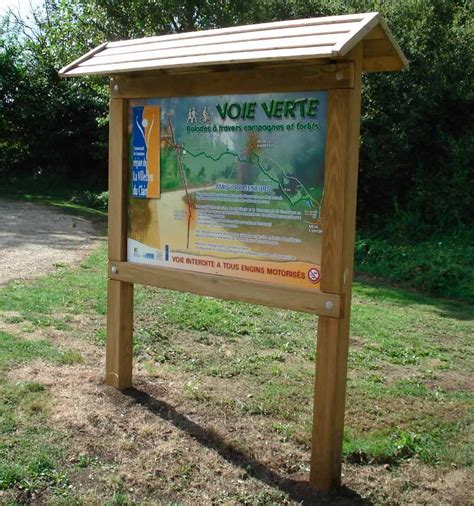 panneau d'affichage d'un arrêté municipal