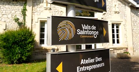 Paysage agricole printanier dans les Vals de Saintonge