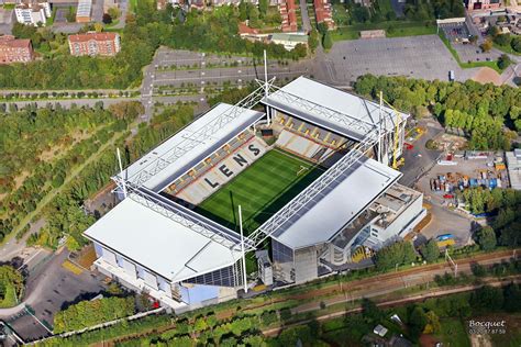 Vue panoramique du stade Bollaert-Delelis lors d'une journée ensoleillée