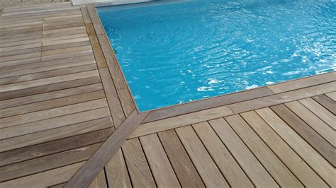 Schéma des étapes de construction d'une bordure en bois pour piscine hors-sol