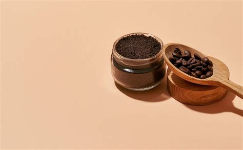 Photo d'un gommage naturel au marc de café dans une coupelle