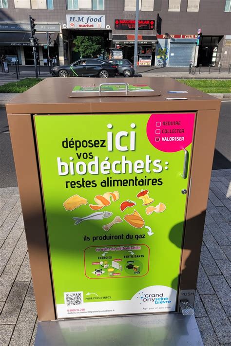 Abris-bacs pour déchets alimentaires en déchetterie