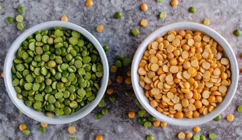 Graines de pois jaunes et verts