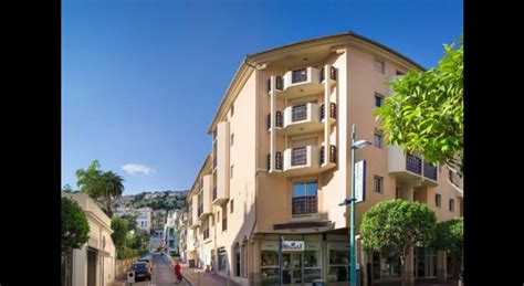 Vue extérieure de la résidence Les Citronniers à Menton