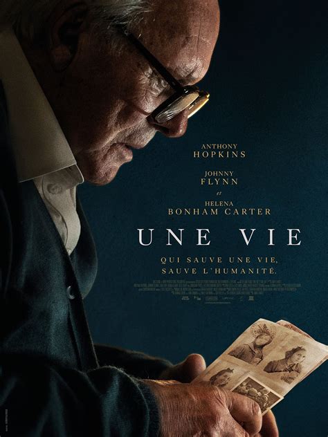Affiche de film montrant les personnages principaux dans un décor urbain