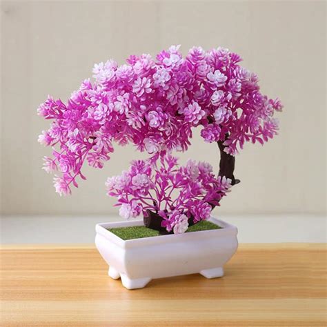 Bonsaï de cerisier en fleurs