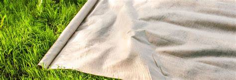 Infographie comparant les propriétés du géotextile et de la toile de paillage