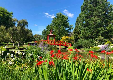 Paysage verdoyant et floral typique des jardins de la Haute-Vienne