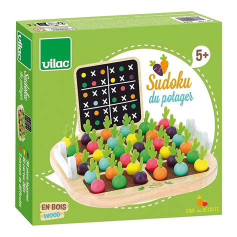 Enfants jouant à la bataille du potager Vilac