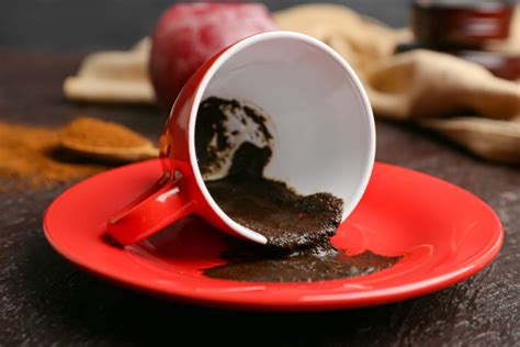 Tasse de café et marc de café