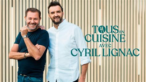 Cyril Lignac préparant des légumes
