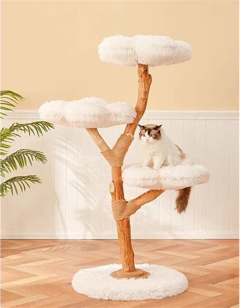Exemple d'un arbre à chat moderne permettant de répondre aux besoins verticaux du félin