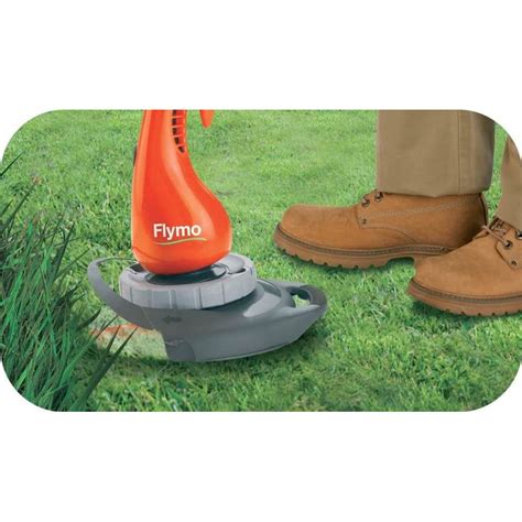 Coupe-bordures Flymo Contour XT en action