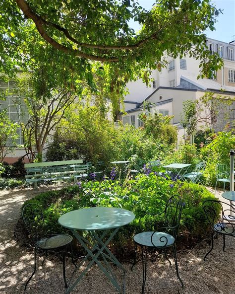 Jardin secret et vie de village