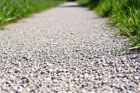 Allée en gravier sans mauvaises herbes