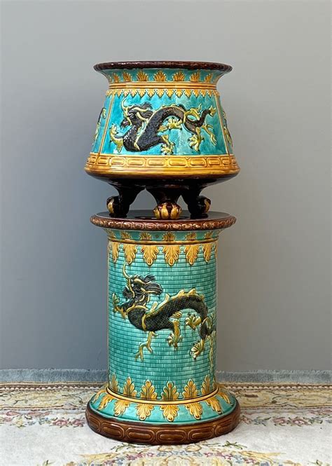 Colonne jardinière décor perroquet Lunéville