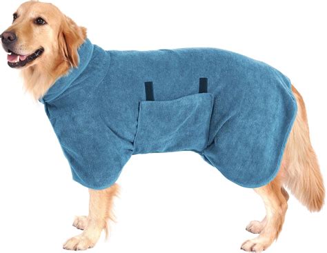 Chien en peignoir