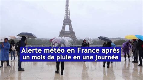 Illustration un mois de pluie en une journée