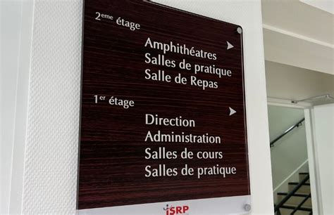 Localisation de la plaque signalétique sur une autoportée