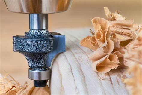 Outils pour travailler le bois de noisetier