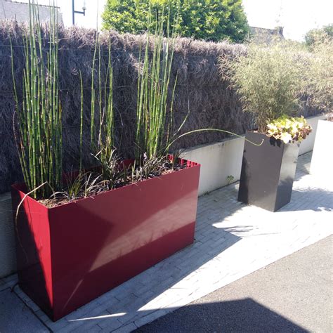 Comparaison des finitions pour bacs de jardin en métal