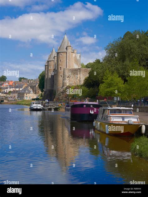 Château de Josselin et Canal de Nantes à Brest