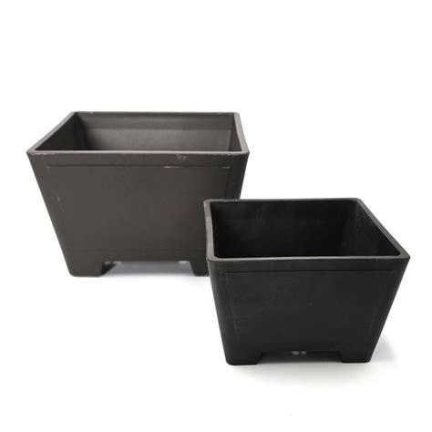 Comparaison entre pots de culture japonais et pots en polypropylène