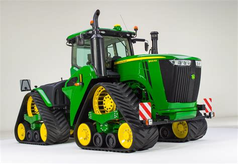 Tracteur puissant avec chenilles