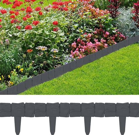 rochers décoratifs en bordure de pelouse