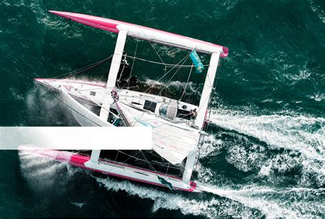 Patrick Morvan sur son trimaran en course