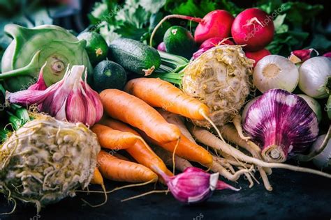 Assortiment de légumes bulbes colorés