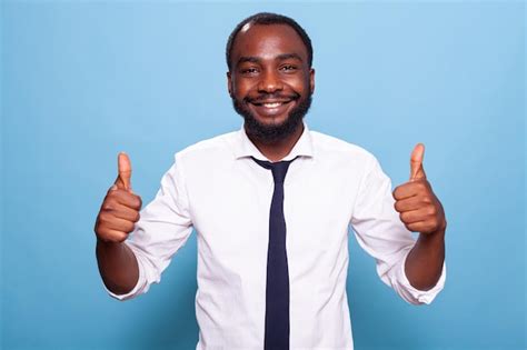 personne souriante et optimiste