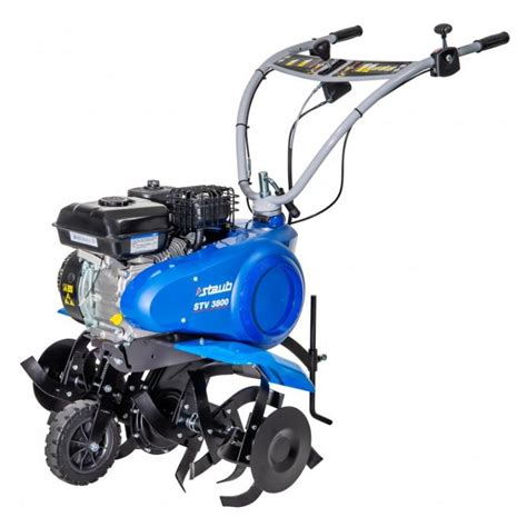 Motobineuse Staub en action dans un jardin