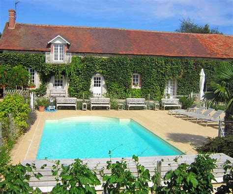 Piscine chauffée du Domaine de Champouteau