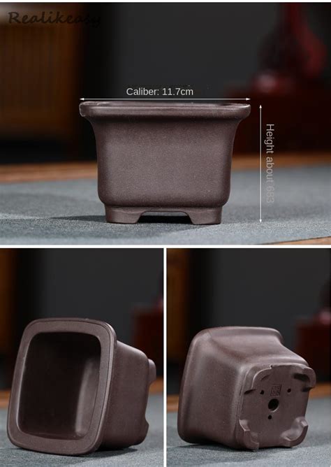Gros plan sur un pot à bonsaï en argile Yixing, montrant sa texture et sa couleur