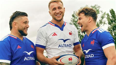 Serge Betsen avec le maillot du XV de France