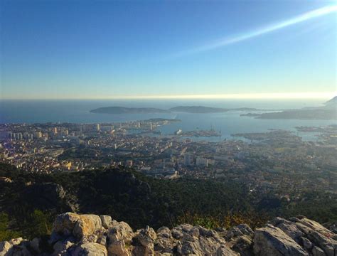 Mont Faron et la rade de Toulon