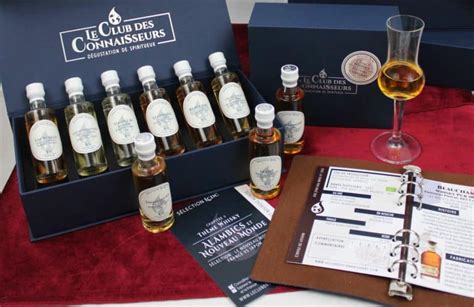 Coffret de dégustation de rhums haut de gamme aux finitions élégantes
