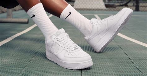 Une paire de Nike Air Force 1 
