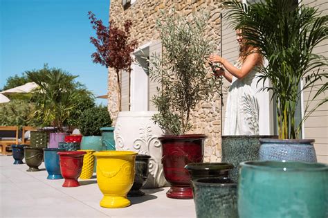 Collection de pots de bonsaï en céramique artisanale