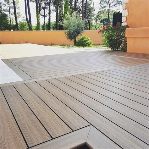 Lames de terrasse en bois composite