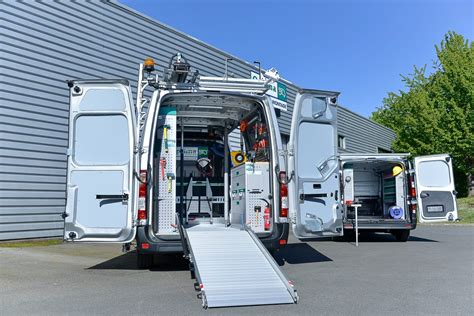 Aménagement intérieur d'un véhicule pour le transport sécurisé d'ovins