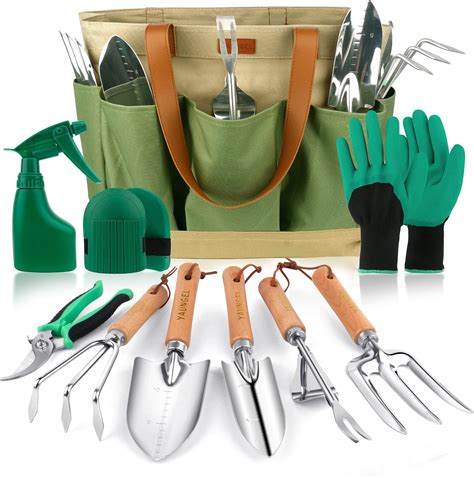 Un kit d'outils de jardinage en acier et bois de frêne