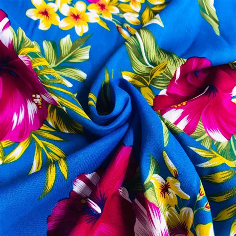 Exemples d'accessoires réalisés en tissu coton imprimé hibiscus