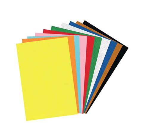 Assemblage de feuilles de feutrine pour former une branche de lierre