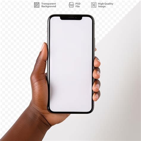 une main tenant un smartphone avec Google Lens affiché, pointant vers une plante